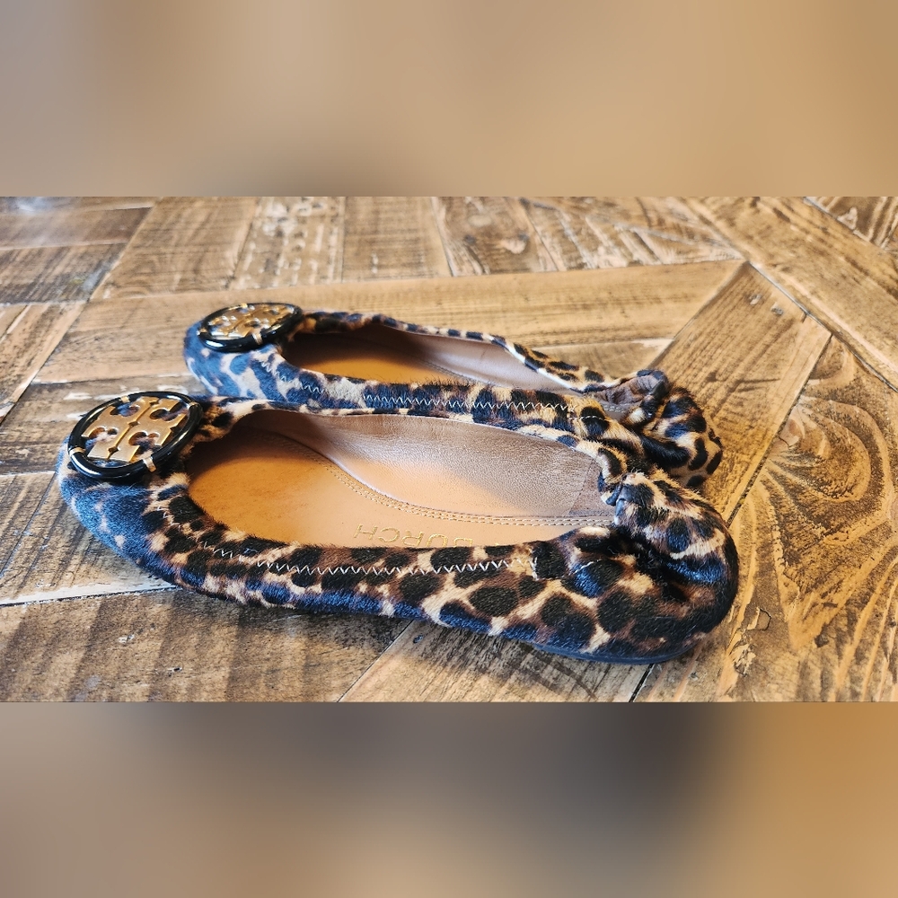 Tory Burch MULTI-LOGO LEOPARD ELASTIC BALLET FLATS Size 5.5 - Picture 9 of 14